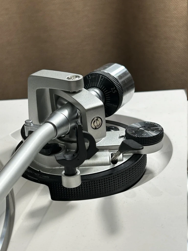 Тонарм проигрывателя