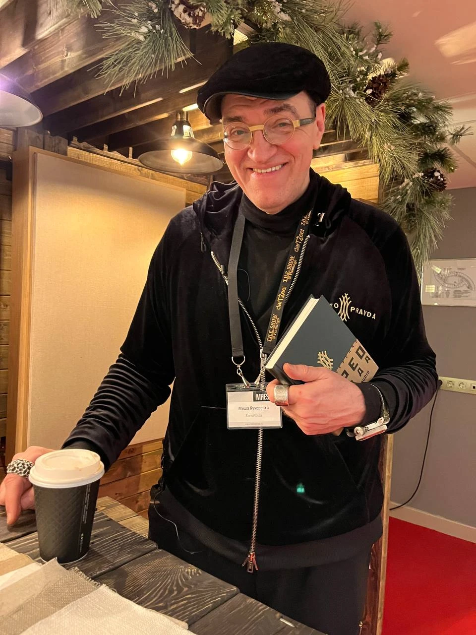 Миша Кучеренко на Moscow Hi-End Show с книгой СтереоПравда